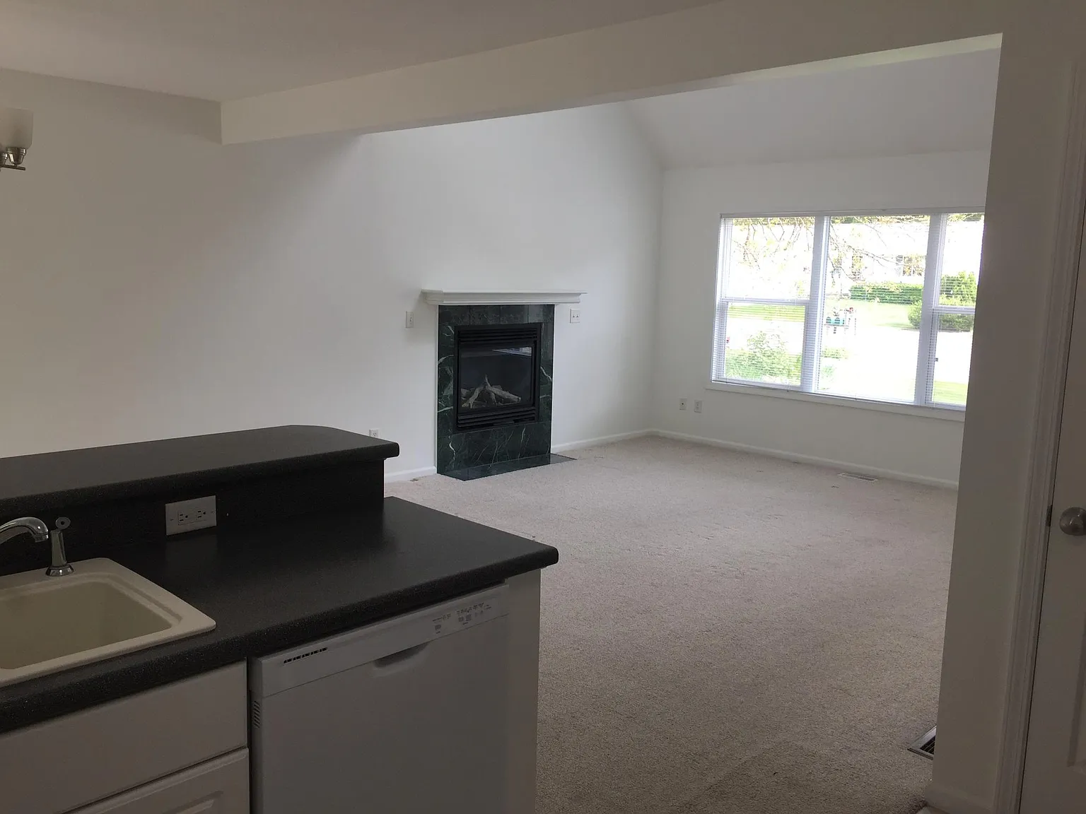 2 bed, 1.5 bath, 1500 sqft, $1,850 — Photo 4