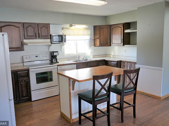 2nd image of 317 8th Ave NE