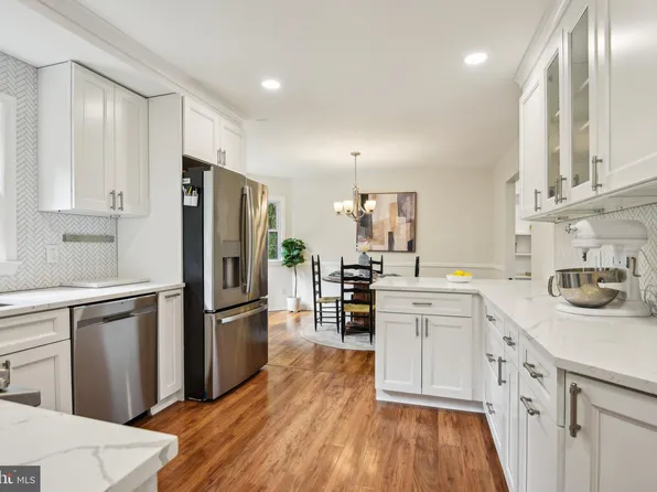 2305 Cavendish Dr, Alexandria, VA 22308