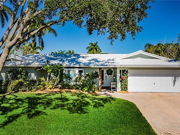 2nd image of 2033 Tanglewood Dr NE