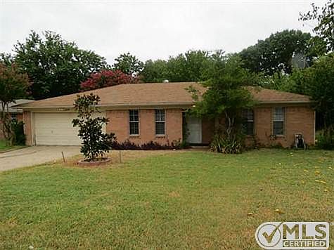 1st image of 3009 Briarwood Dr