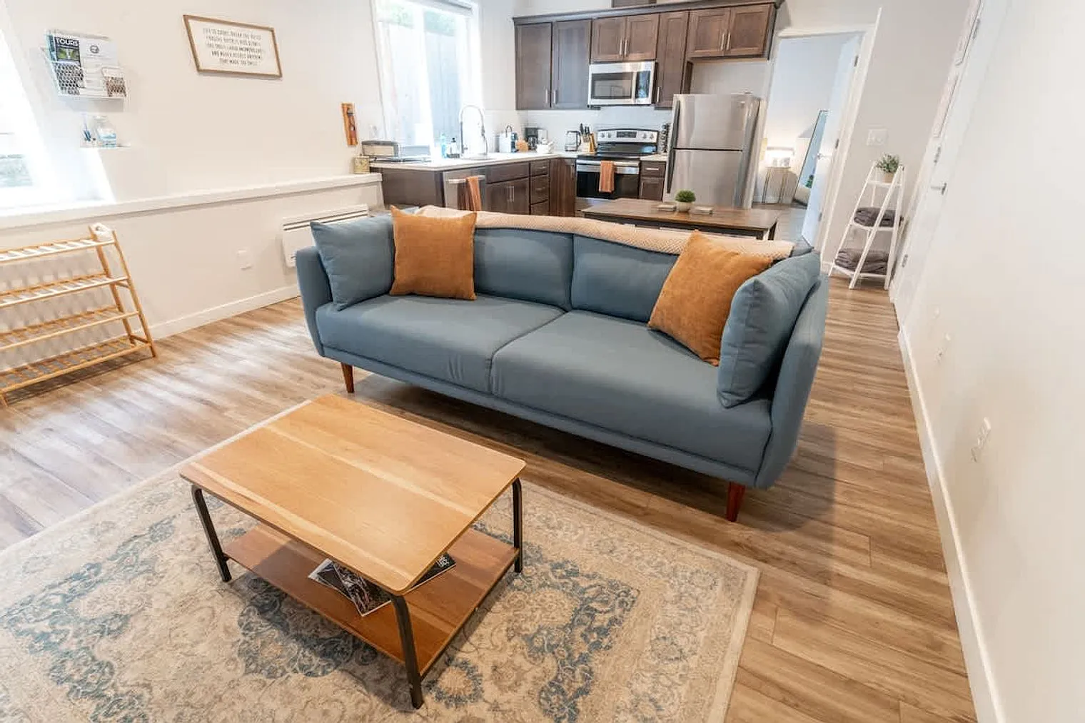 2 bed, 1.0 bath, 785 sqft, $3,586 — Photo 2