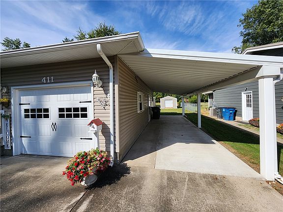 3rd image of 411 N Loyland Dr