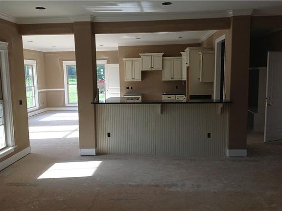 3rd image of 622 Jim Cedar Dr