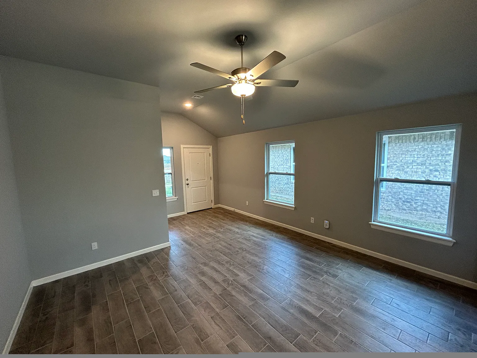 3 bed, 1249 sqft, $1,700 — Photo 3