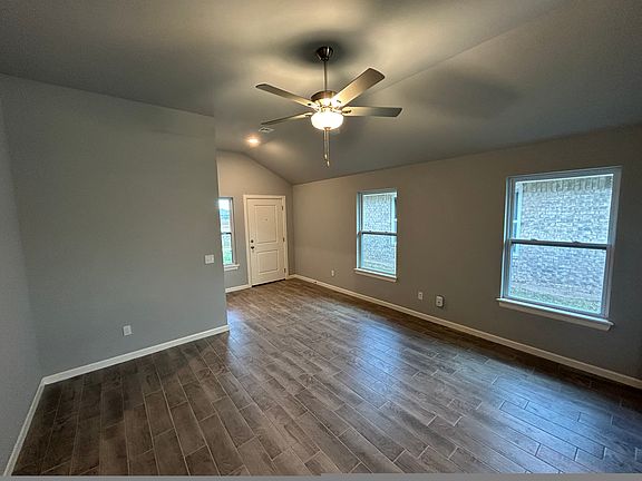 3rd image of 2824 NW 195th St