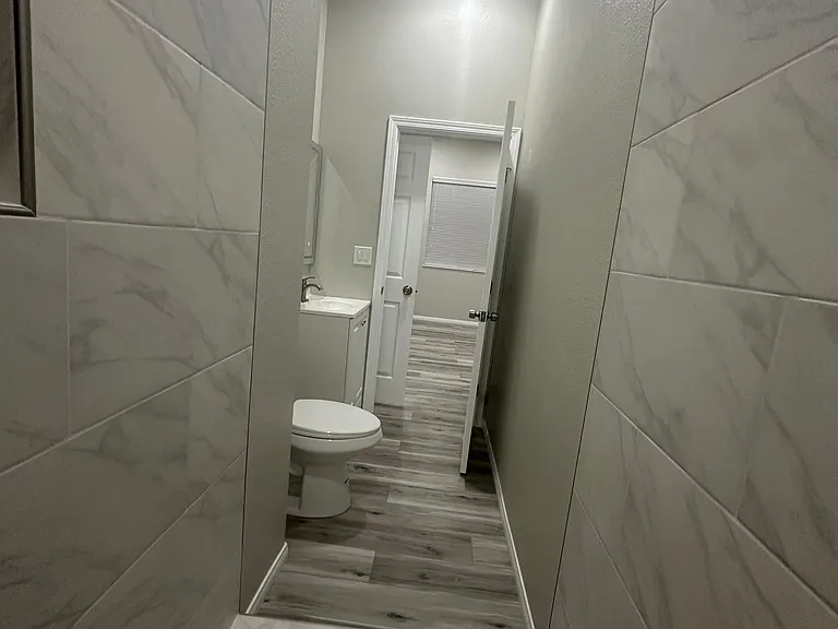 1710 Golden Way #B — Photo 30