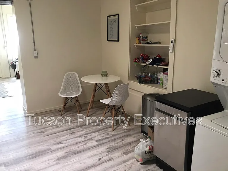 343 S Convent Ave — Photo 6