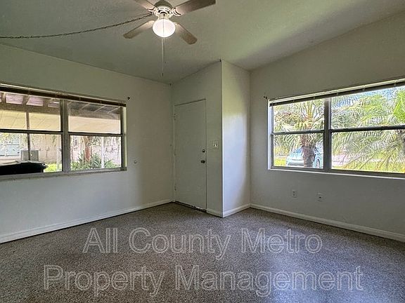 3rd image of 1221 Linda Ln