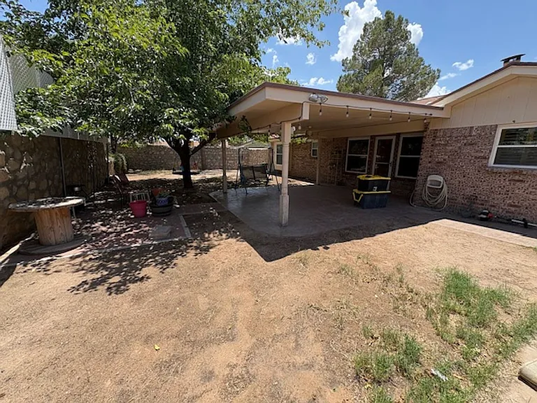 1616 Leslie Ann Ln — Photo 7