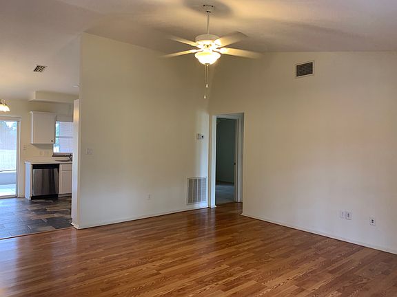 5th image of 5003 Charmer Ln
