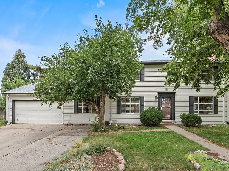 2912 Drakestone Dr — Photo 1
