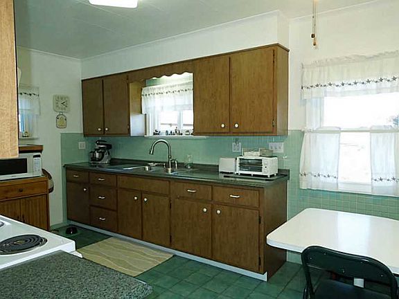 5th image of 229 Leech Ave