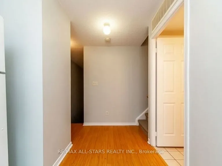 37 Four Winds Dr #105 — Photo 10