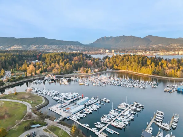 1710 Bayshore Dr #1901, Vancouver, BC V6G 3G4