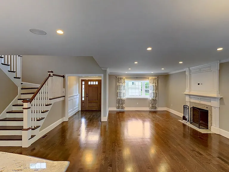 78 Nahanton Ave — Photo 4