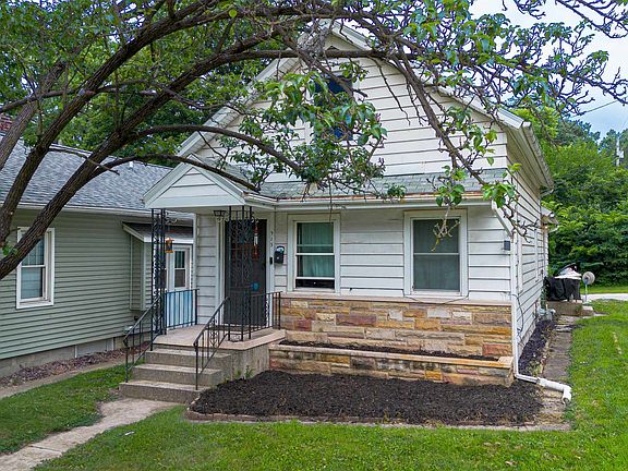 2nd image of 915 Delaware Ave