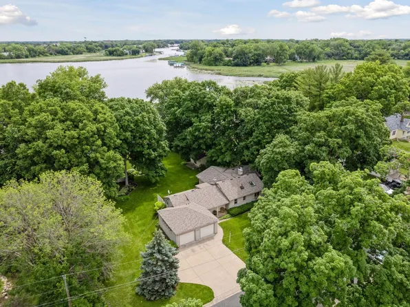 2500 Avon Dr, Mound, MN 55364