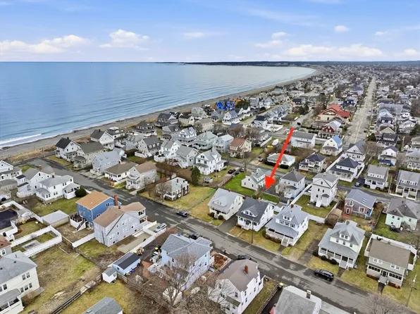 62 C St, Hull, MA 02045