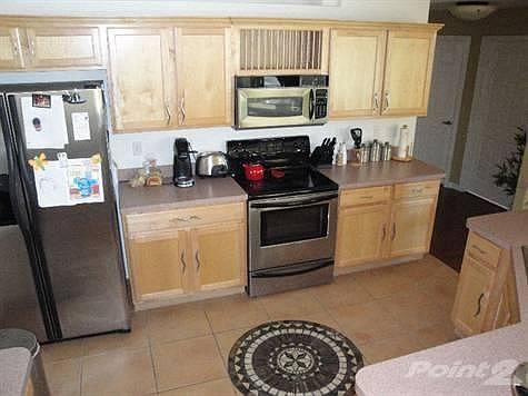 2nd image of 5805 NW Zinnia St