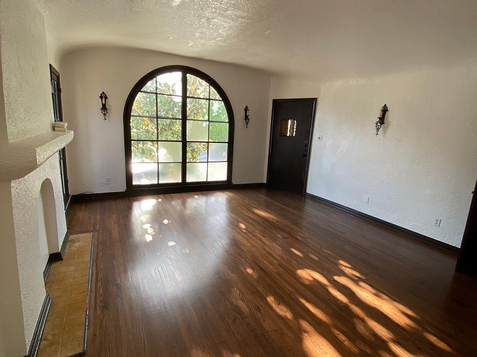 Living Area, entry door!