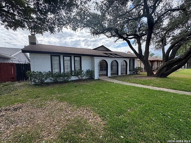 424 Fenwick Dr