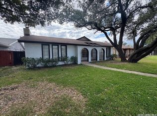 424 Fenwick Dr, Windcrest, TX 78239