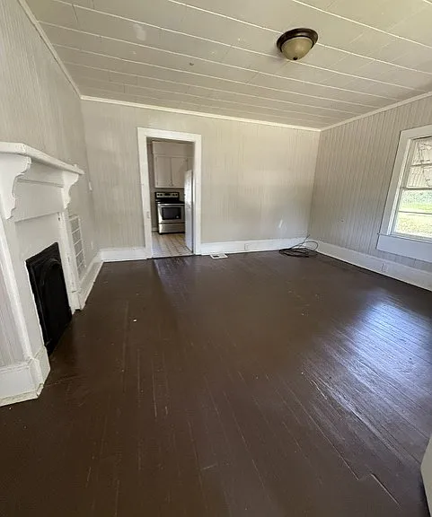 642 Carla St — Photo 7