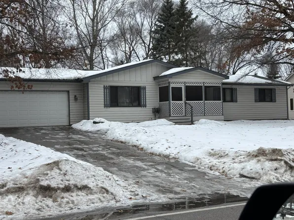 10430 Lever St NE, Blaine, MN 55014