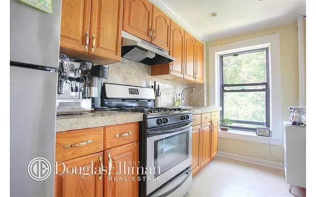 Rented by Douglas Elliman | media 15