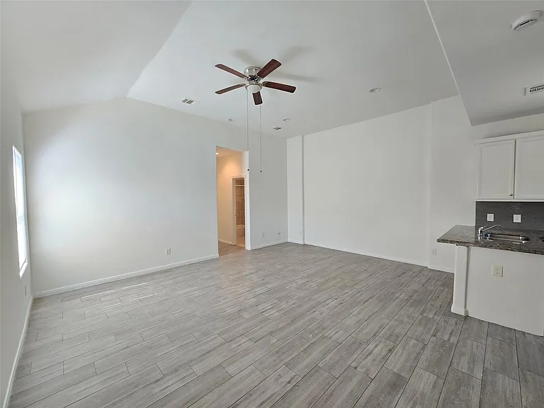3702 Wylie St #B — Photo 4