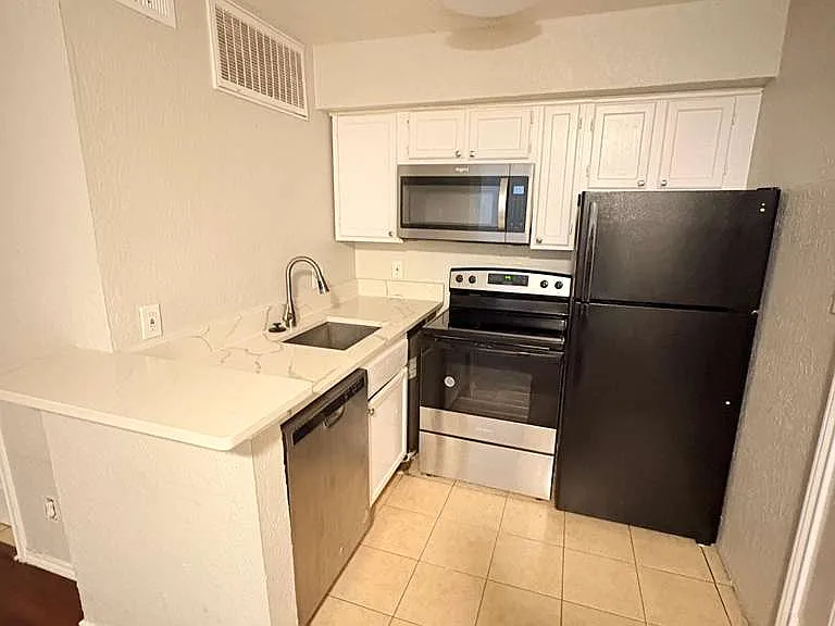 9821 Walnut St #304 — Photo 1