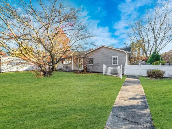 37 Rosedale Avenue, Medford, NY 11763