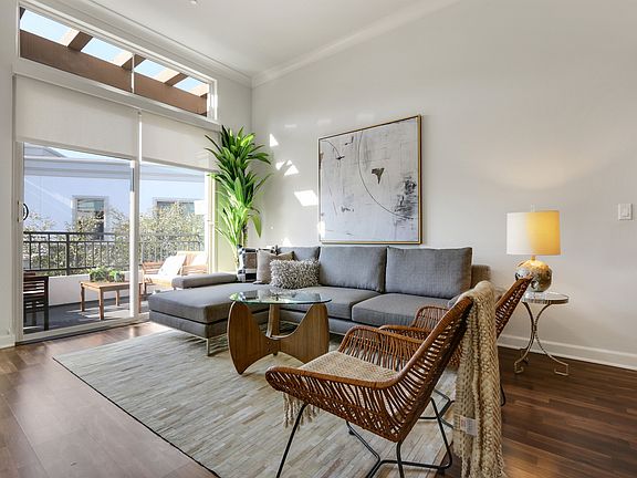 5th image of 130 S Sepulveda Blvd Unit 310