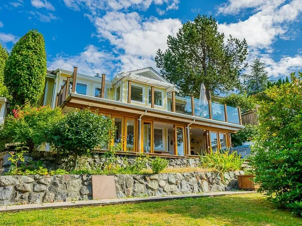 6245 Nelson Ave, West Vancouver, BC V7W 2A2