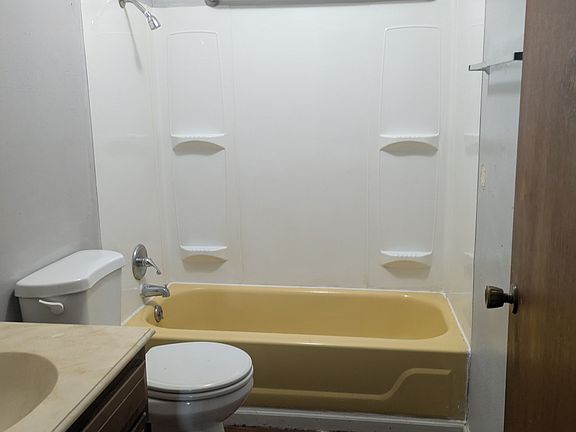 5th image of 808 W 8th St #A