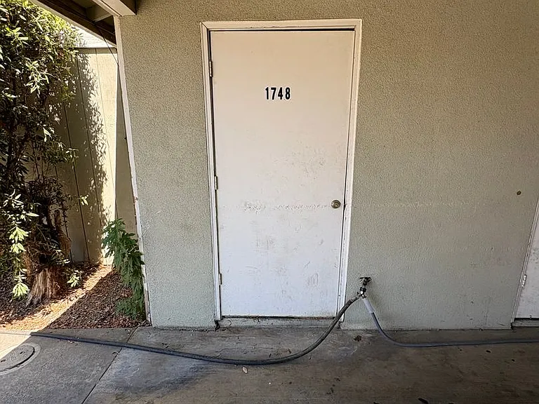 1748 E Laura Ave — Photo 17