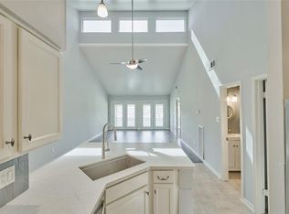 192 April Point Dr N, Montgomery, TX 77356