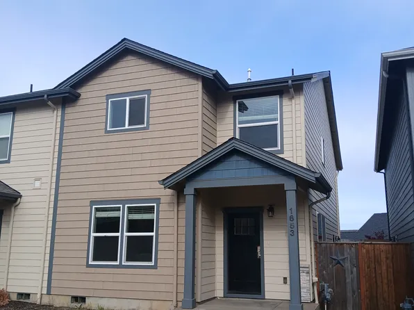 1653 SE Barberry Ave, Dallas, OR 97338