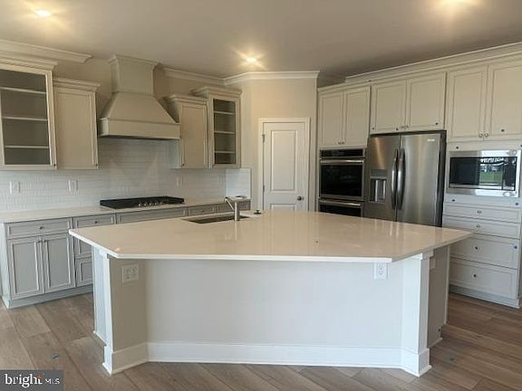 4th image of 34273 Graham Cir