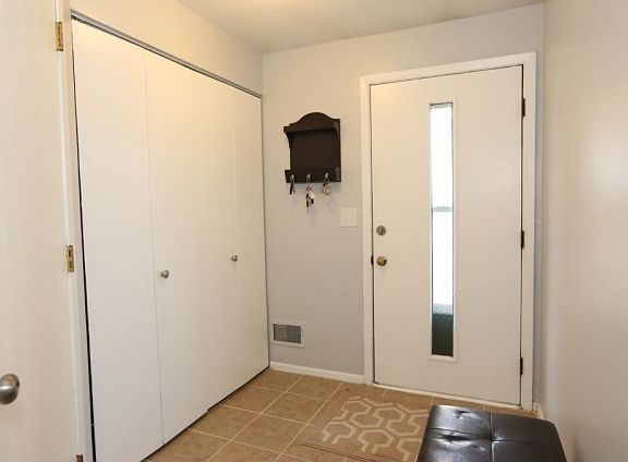 2nd image of 460 Dorland Ct