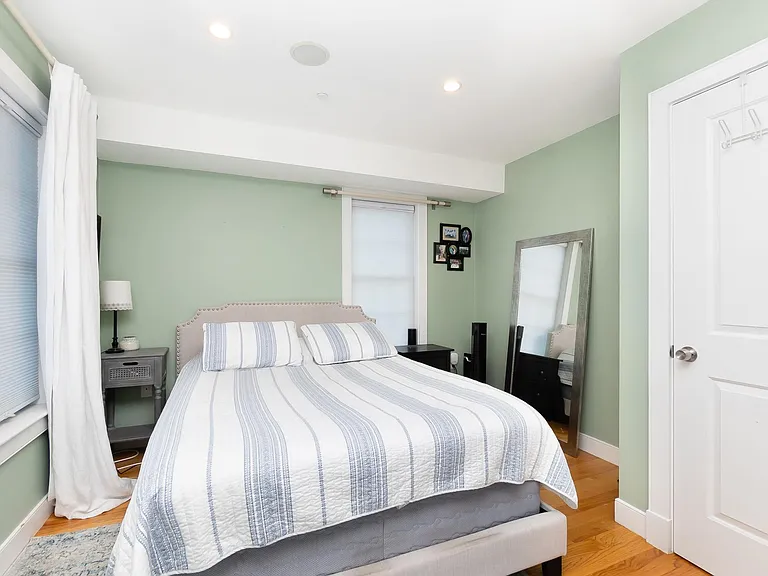 102 D St #3 — Photo 9
