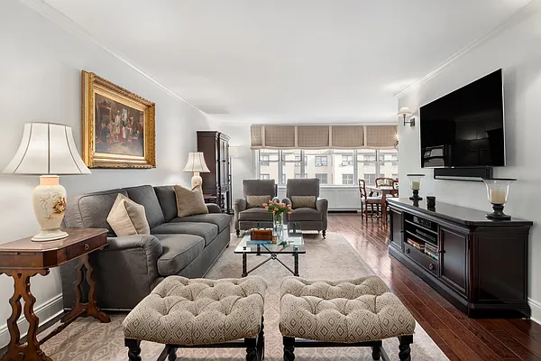 Sold by Compass | media 18