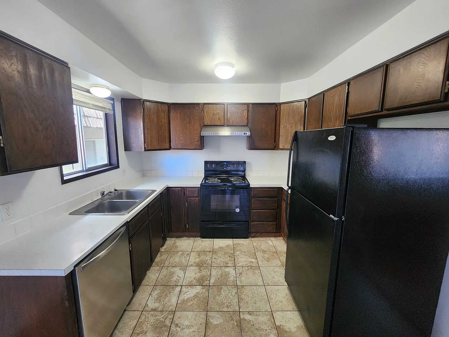 3 bed, 1.5 bath, $1,450 — Photo 3