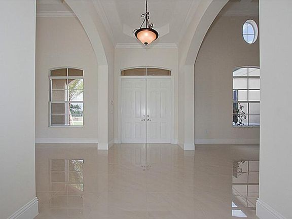 5th image of 10450 N Camelot Cir