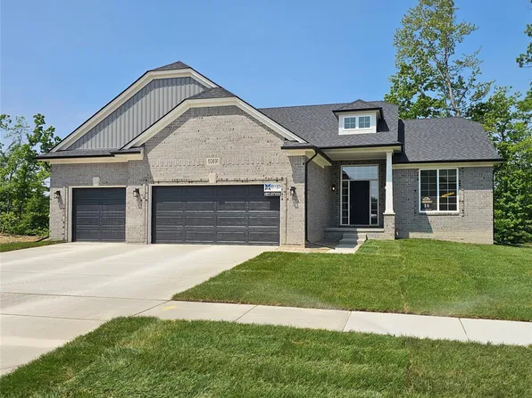 50691 Timberstone Dr, Macomb, MI 48042