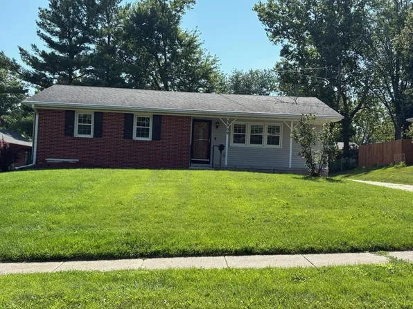 3909 75th St, Urbandale, IA 50322