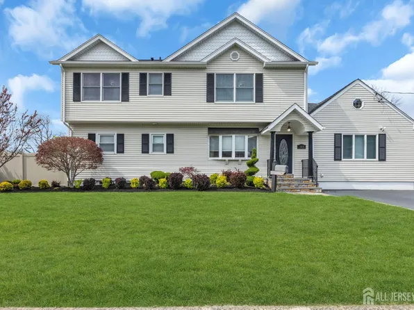 105 Morril Dr, South Plainfield, NJ 07080
