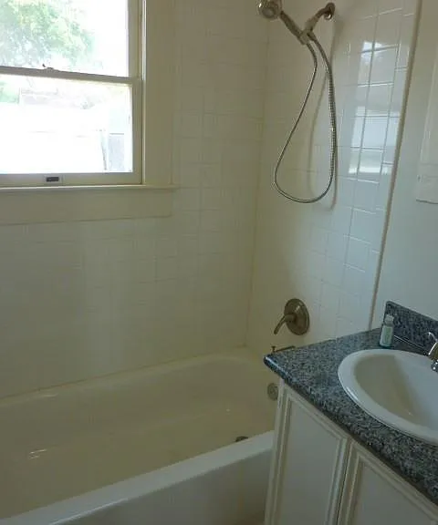 4105 McKinney St #B — Photo 23