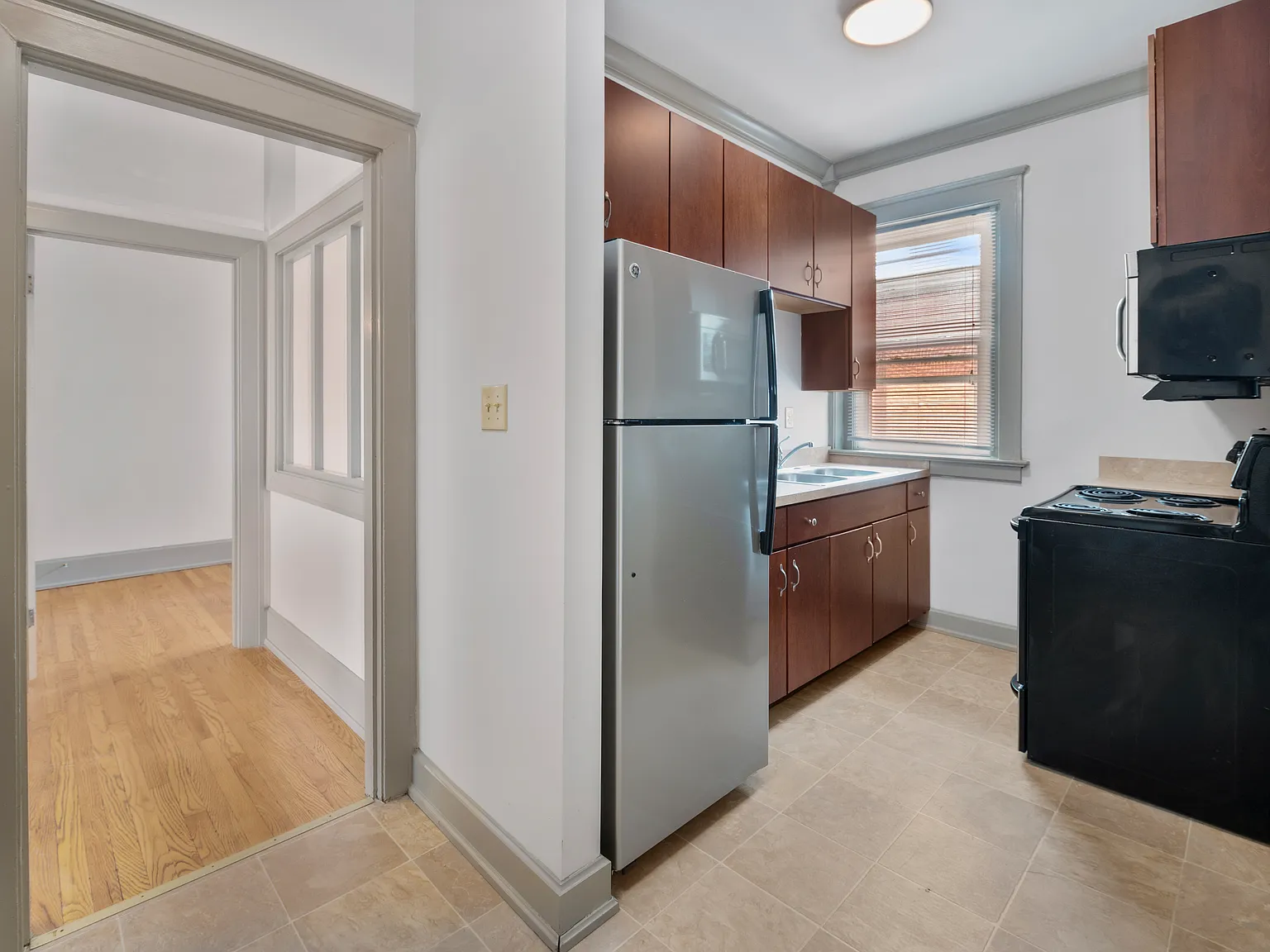 1 bed, 750 sqft, $799 — Photo 3